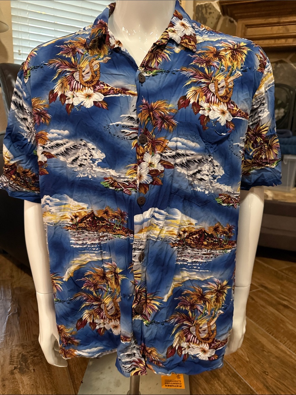 Authentic Hawaiian Men's Blue Tropical Print Short-Sleeve Button-Down Shirt
